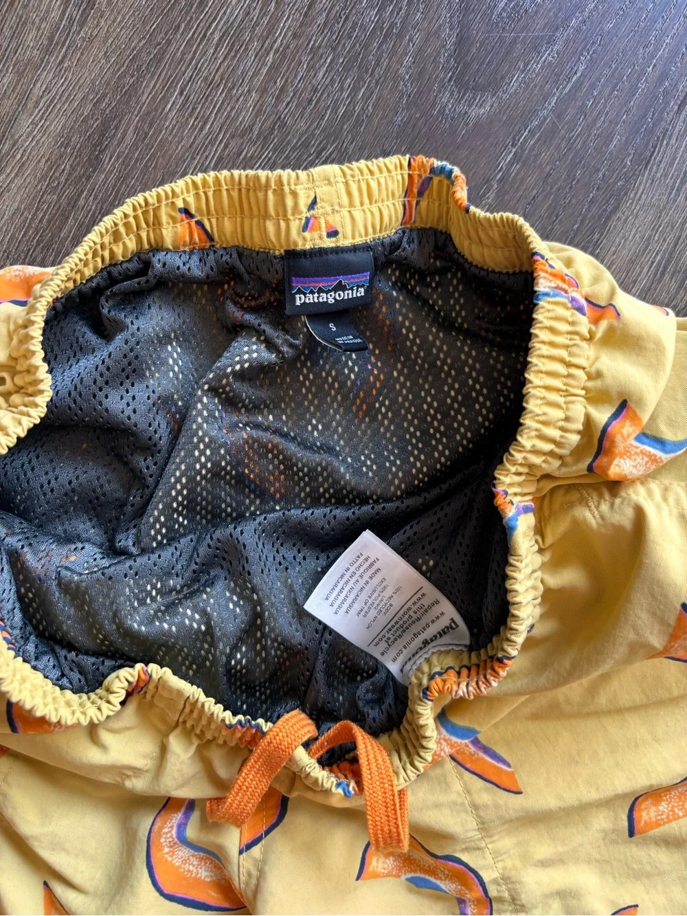 Patagonia Surfboard Yellow Melons 5